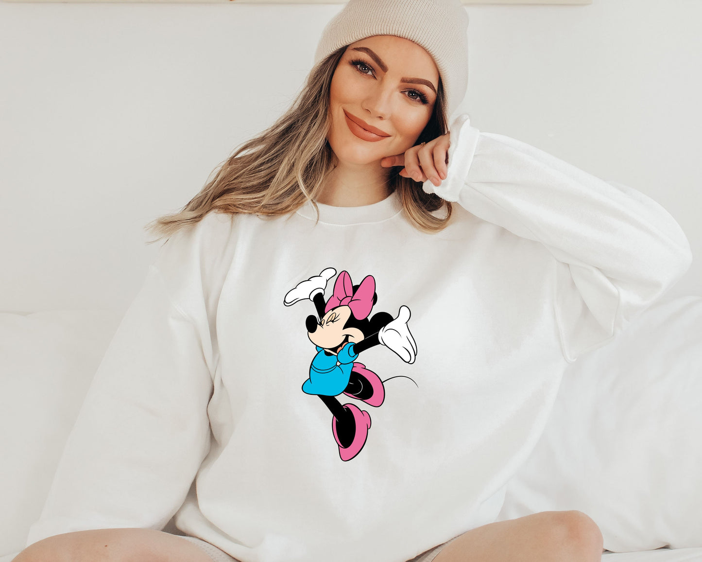 Cute Minnie Sweatshirt,Disney Sweatshirt,LOVE Disney matching couples sweatshirt,Disney Family Sweats,Matching Family Sweat