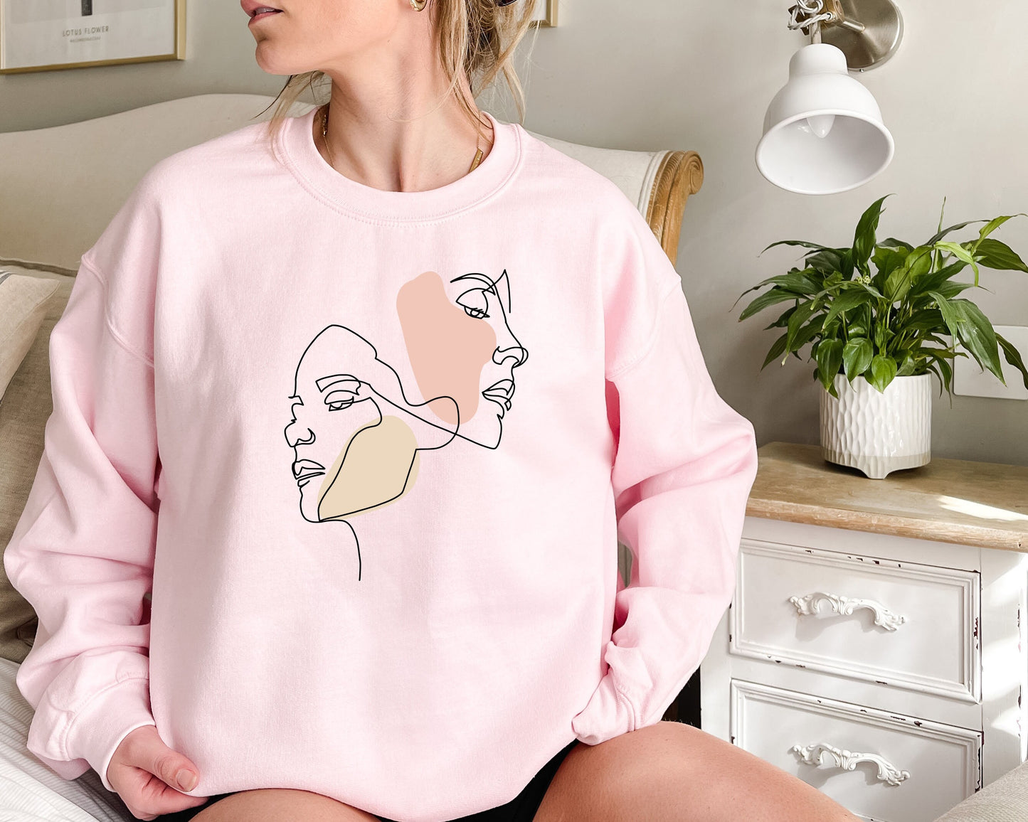 Minimal couple Face Sweatshirt,Abstract Face Sweatshirt,Face Design Shirt,Minimalism tee,Art Face Shirt,woman illustration,Aesthetic Clothes