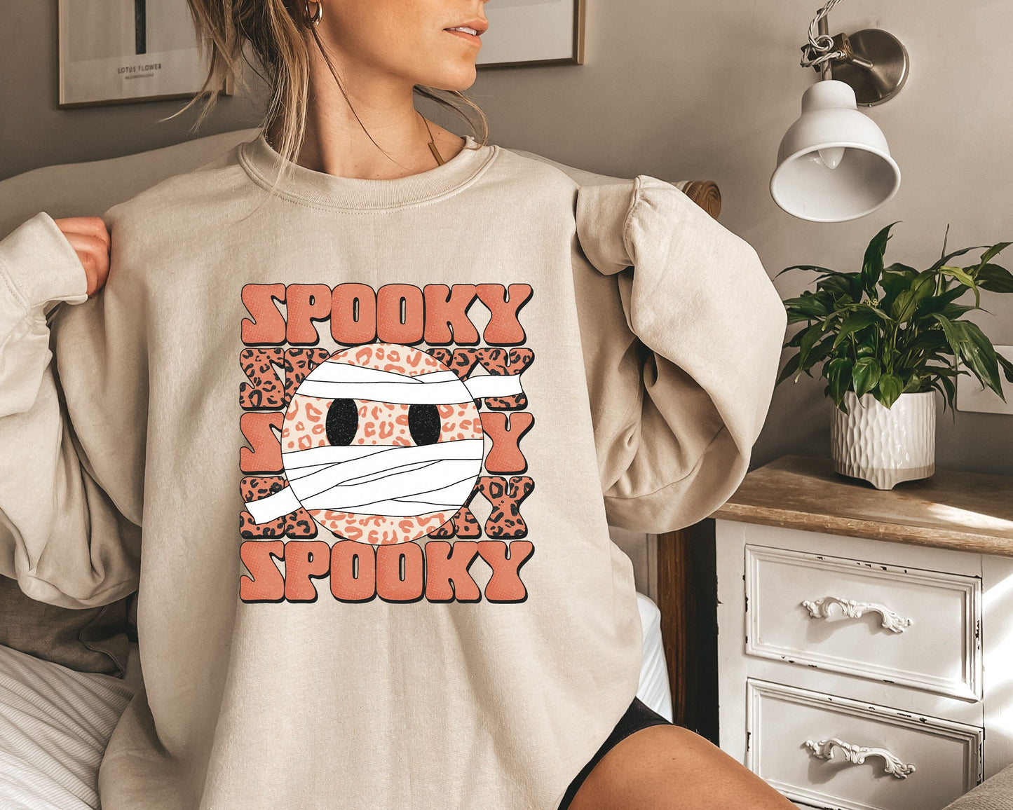 Spooky Face Sweatshirt,Retro Halloween tshirt,Halloween Shirt,Retro Fall Shirt,Fall Shirt,Spooky Season,halloween sweatshirt