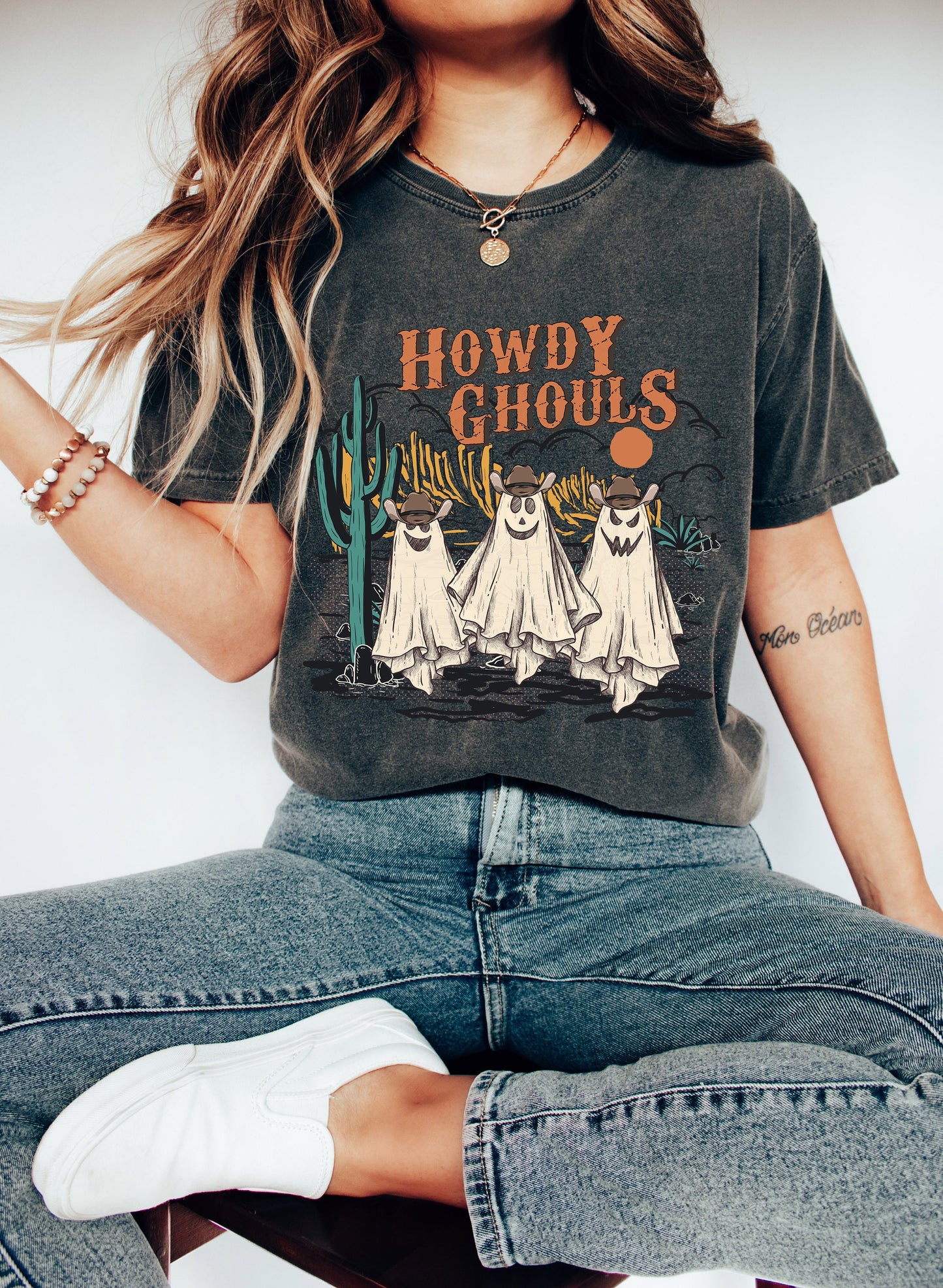 Comfort Colors Howdy Ghouls Shirt,Western Halloween Shirt,Cowboy Ghost Western Halloween Sweatshirt,western halloween fall ghosts sweatshirt