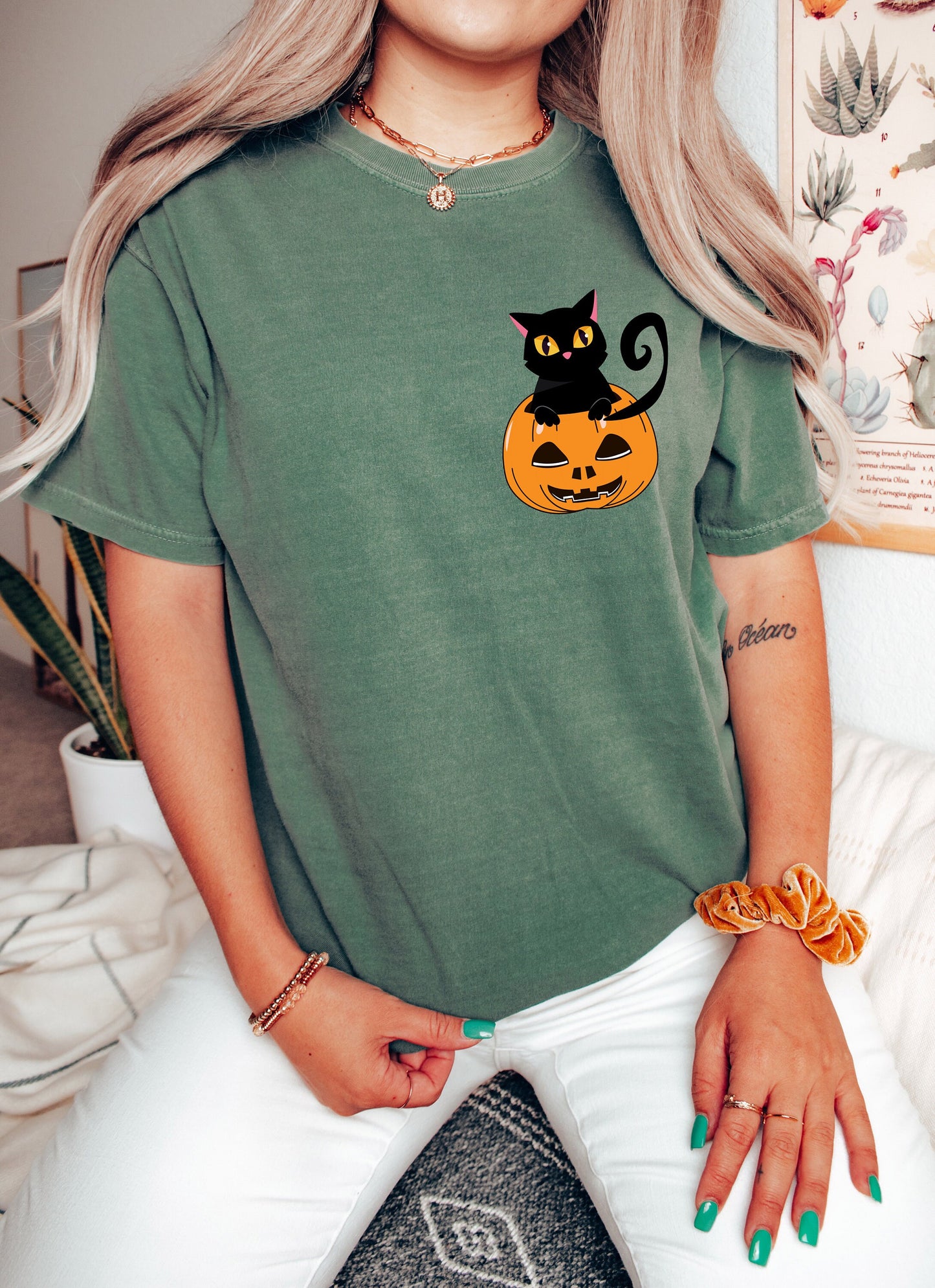 Comfort Colors Pocket Pumpkin Cat Shirt,Halloween Sweatshirt,Funny Halloween Shirt,Halloween Shirt,Halloween pumpkin Shirt,Cat Lover Shirt