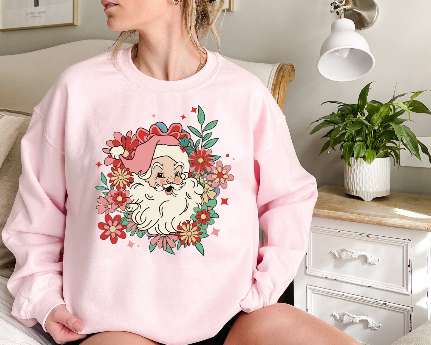 Flower Santa Sweatshirt,Christmas Shirt,Santa Shirt,Christmas Gifts,Retro Santa Sweatshirt,Vintage Santa Shirt,Santa Gift,Holiday Clothing