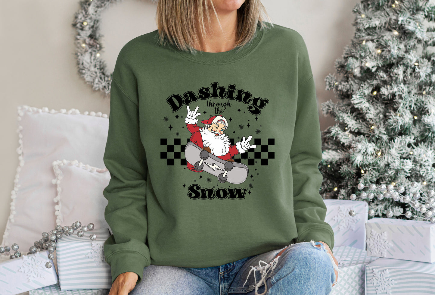 Dashing Through The Snow Sweatshırt,Funny Santa Shirt,New Year Shirt,Xmas Sweatshirt,Retro Christmas shirt,Christmas Lover ,Christmas Family